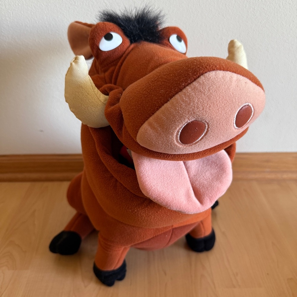 Disney The Lion King 14” Plush Pumbaa the Warthog w/ Attached Grub Bugs in Mouth
